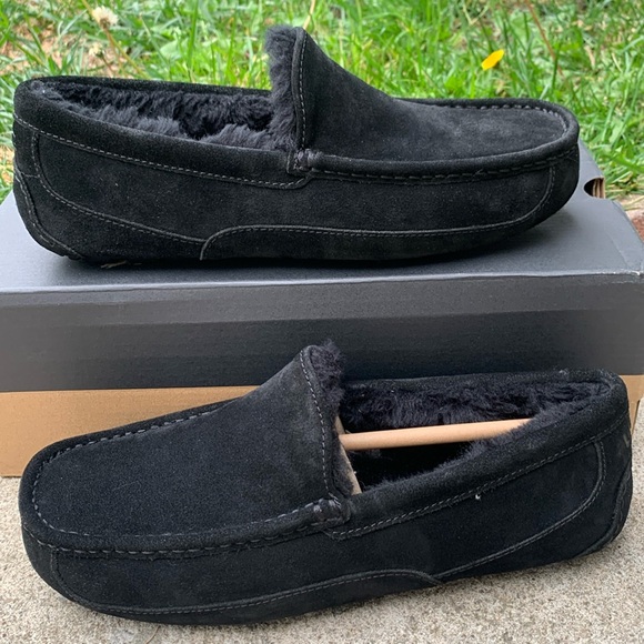 UGG Other - UGG Mens Slippers Ascot Black Size 9 Nwt